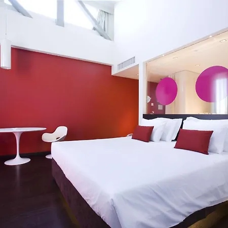 Nhow Hotel 4*