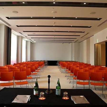 N하우 밀란 밀라노