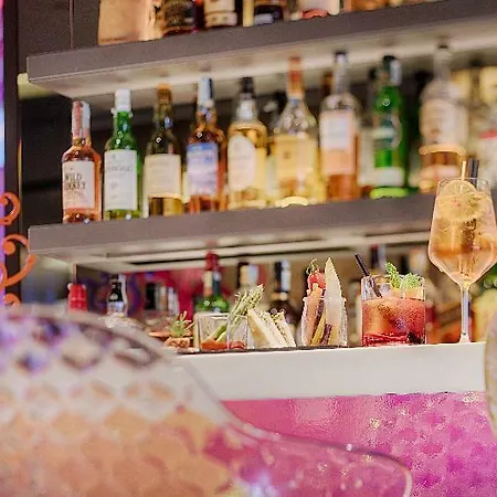 诺奥米兰酒店 4*