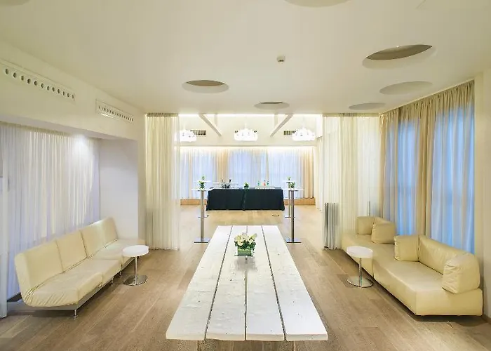 酒店 诺奥米兰酒店 4*